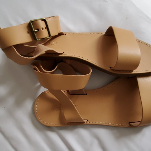 Shoes - Picture 5 of 8